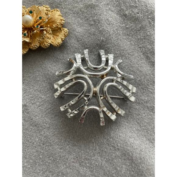 Lot of 2 Sarah Coventry Brooches - Picture 6 of 6